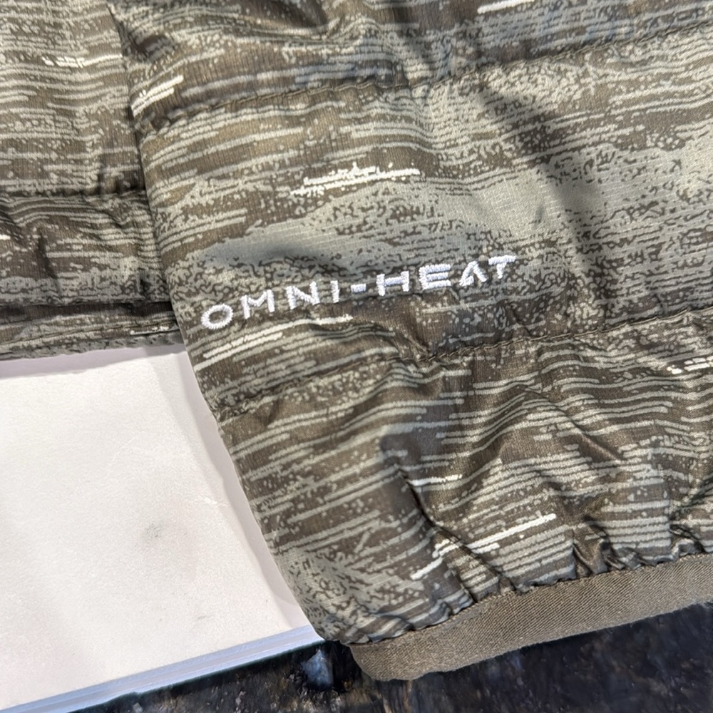 Brand new Columbia men’s jacket. Size large. Jacket with tags on it. - Picture 3 of 9